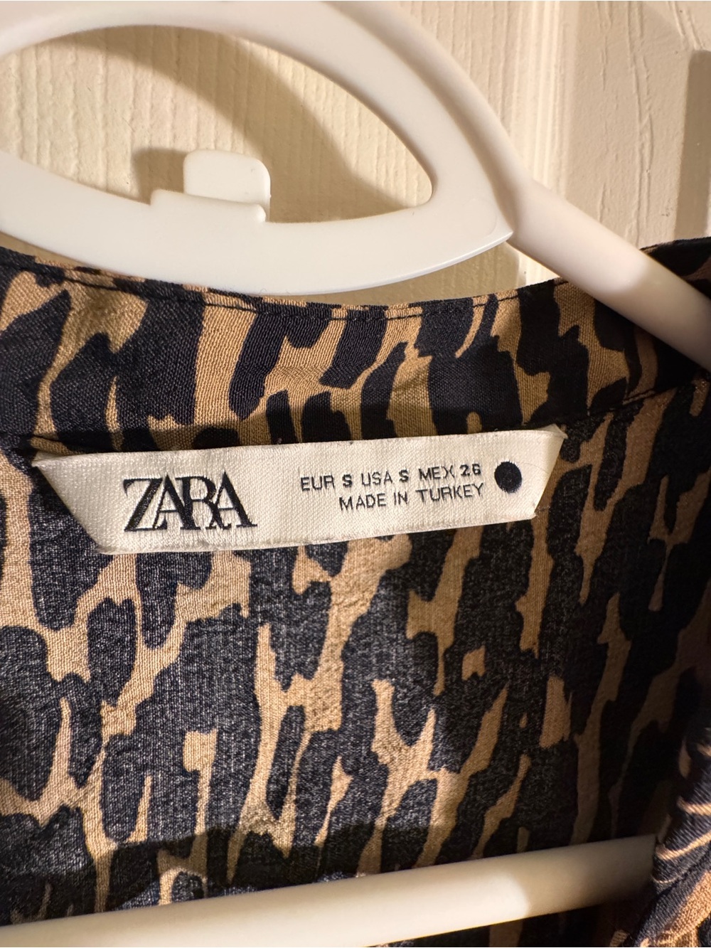 ZARA Leopard-Pattern Tiered Dress in Black & Tan - Picture 4 of 6